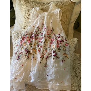 Beautiful Floreat embroidered floral blouse
